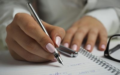 Why Handwritten Notes Strengthen Local Business Relationships