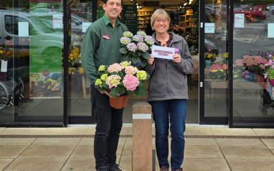 Squire’s Milford Makes Community Award to Godalming Youth Service Gardening Project